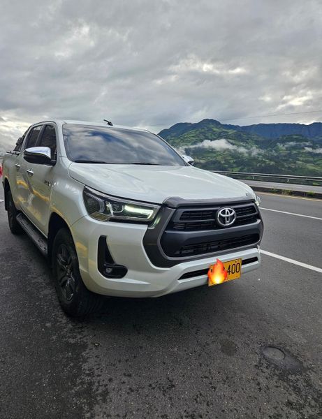Toyota hilux 2.4  AT - imagen secundaria 2