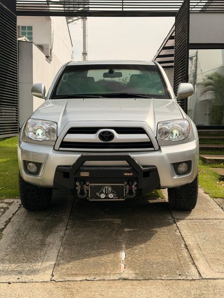 Toyota 4 Runner Blindada - imagen secundaria 1