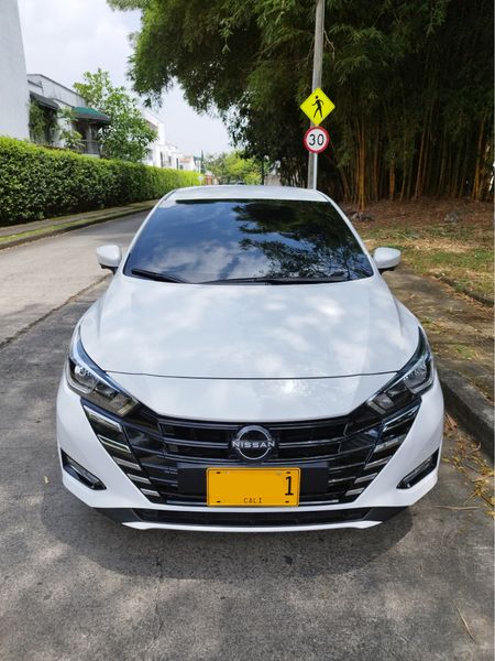 Nissan Versa Advance 2025 - imagen secundaria 1