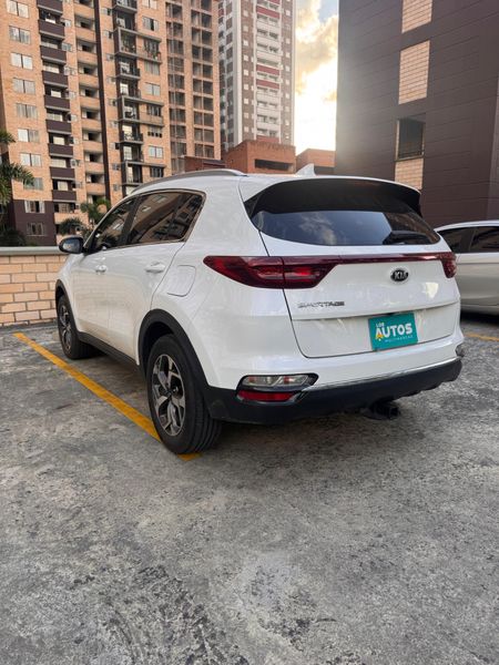 KIA SPORTAGE 2.0 GASOLINA 4x2 AT - imagen secundaria 2