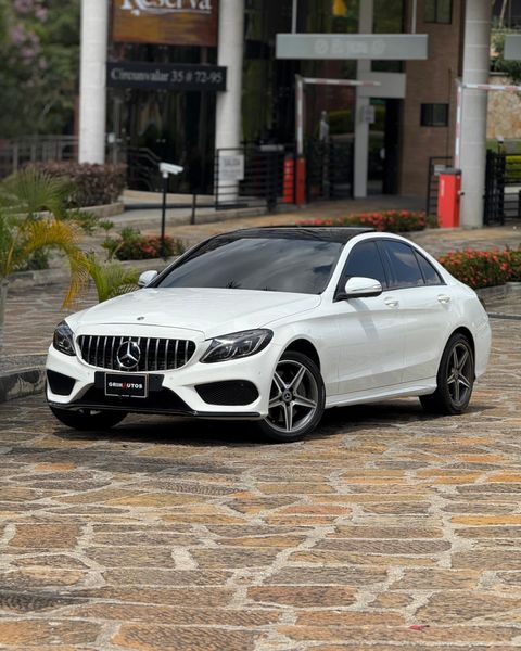 Mercedes-Benz C250 AMG 2016  Versión AMG 78 mil km segundo dueo paquete AMG 2.0 turbo - imagen secundaria 2