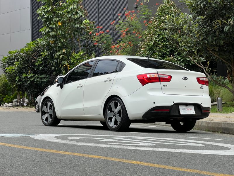KIA Rio UB EX - imagen secundaria 2