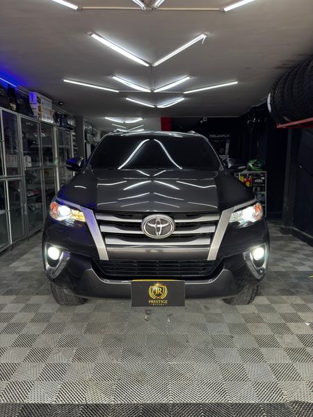 Toyota Fortuner 2017 2.7 4x2 - imagen secundaria 1