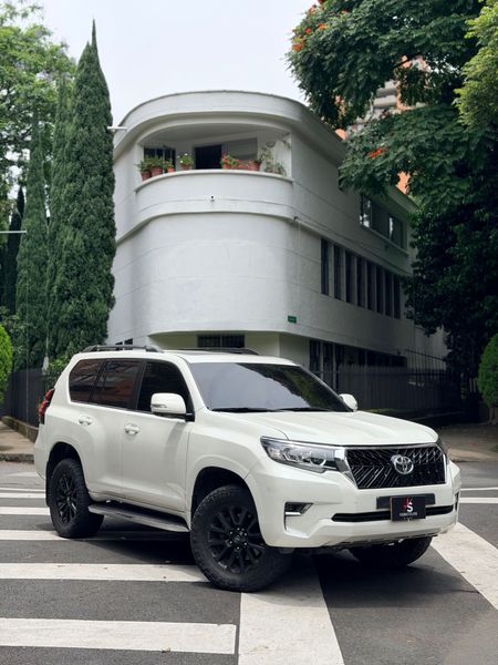 Toyota Prado TXL Versión Japonesa 2011 - imagen secundaria 1