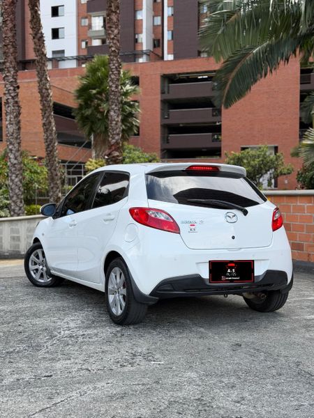 Vencambio Mazda 2 2014 Mecanico - imagen secundaria 2