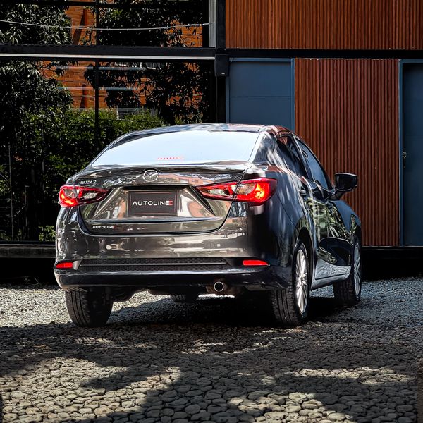 Mazda 2 Grand Touring Sedan 2023 - imagen secundaria 2