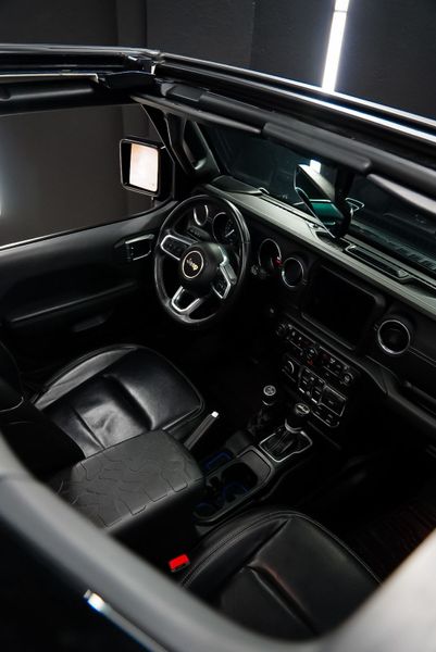 JEEP WRANGLER UNLIMITED 4xe SAHARA - imagen secundaria 2