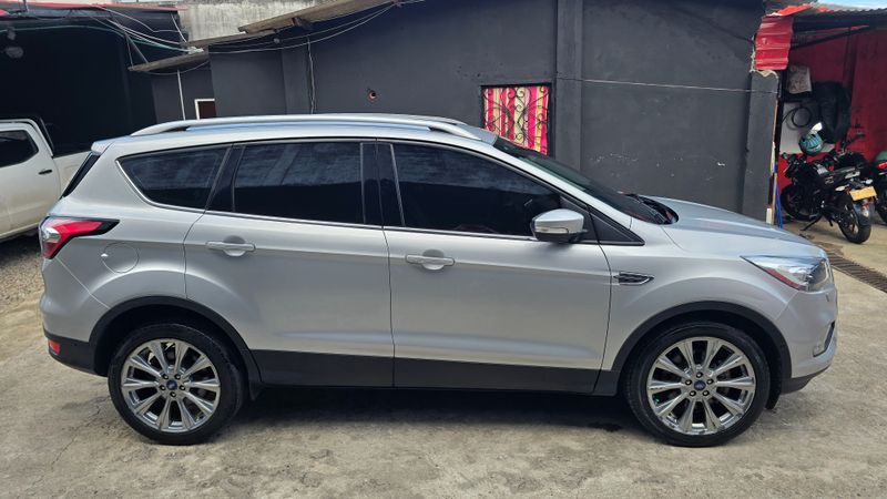 Ford Escape Titanium 2019 - imagen secundaria 1