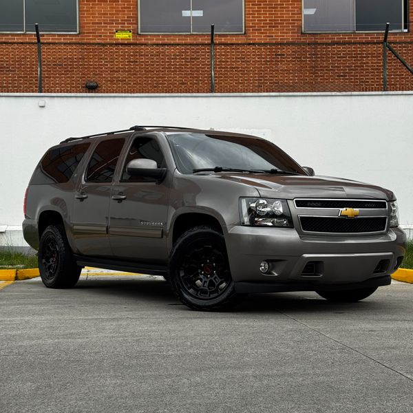 CHEVROLETE SUBURBAN - imagen secundaria 2