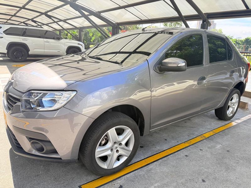 Renault Logan 2023 versión full equipo AT - imagen secundaria 1