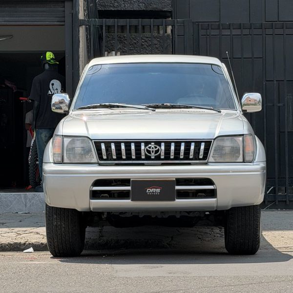 TOYOTA PRADO VX - imagen secundaria 1