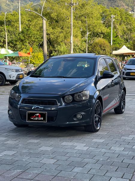 Chevrolet Sonic Lt 2015
