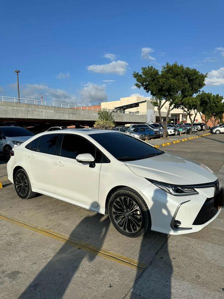 Vendo toyota corolla modelo 2023 SEG - imagen secundaria 1