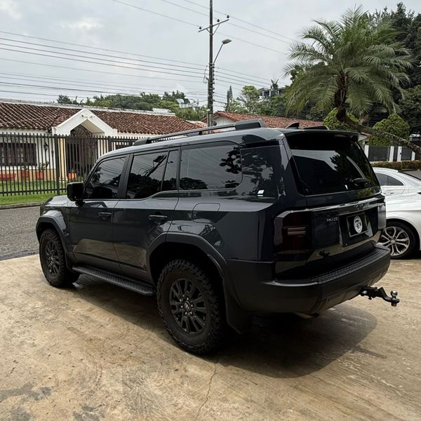 Toyota Land Cruiser Prado TXL - 2025 - imagen secundaria 2
