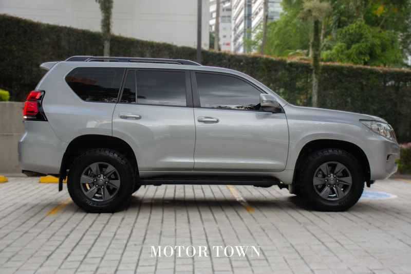 Toyota Prado TXL 2020 4.0 Gasolina - imagen secundaria 1