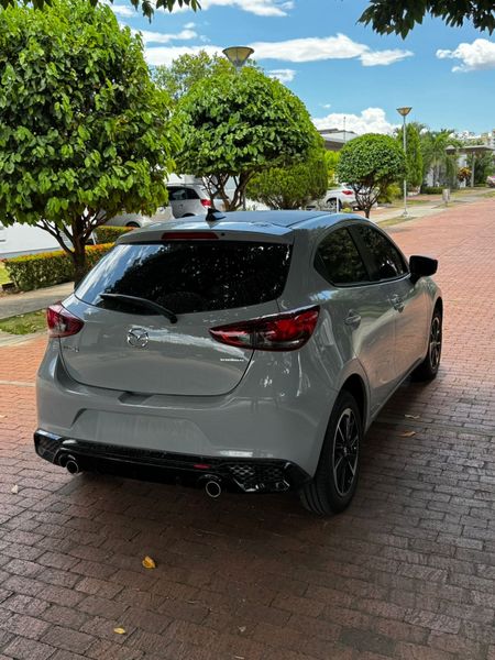 Mazda 2 Carbon Edition 2026 - imagen secundaria 2