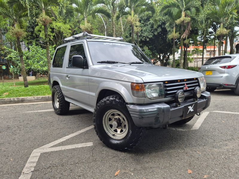 MITSUBISHI MONTERO 2.4 1999 - imagen secundaria 1