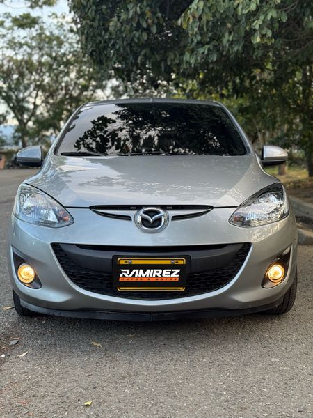 Mazda 2 Hatchback 2015 - imagen secundaria 1