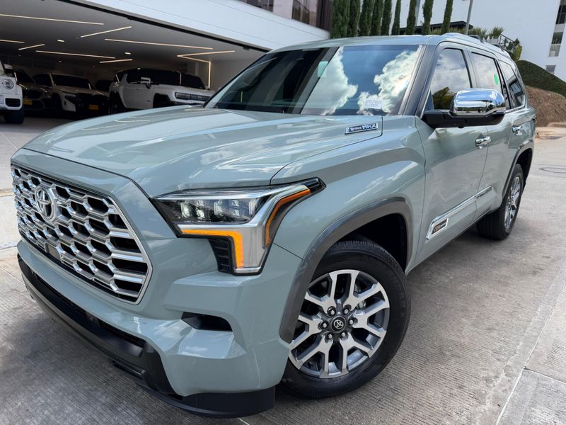 Toyota Sequioa 1794 híbrida 2026 cero km - imagen secundaria 1