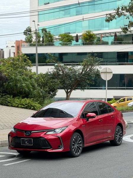 Toyota corolla SE-G Hybrid - imagen secundaria 1