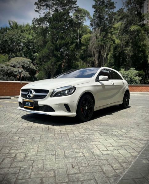 Mercedes Benz a200 - imagen secundaria 2