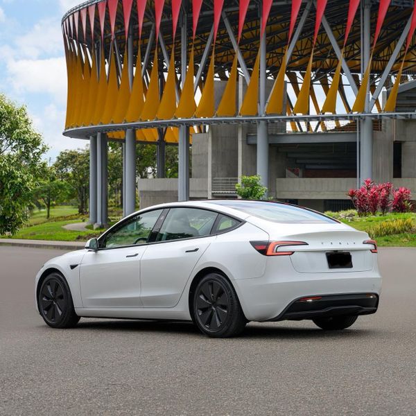 Tesla Modelo 3 2026 - imagen secundaria 1