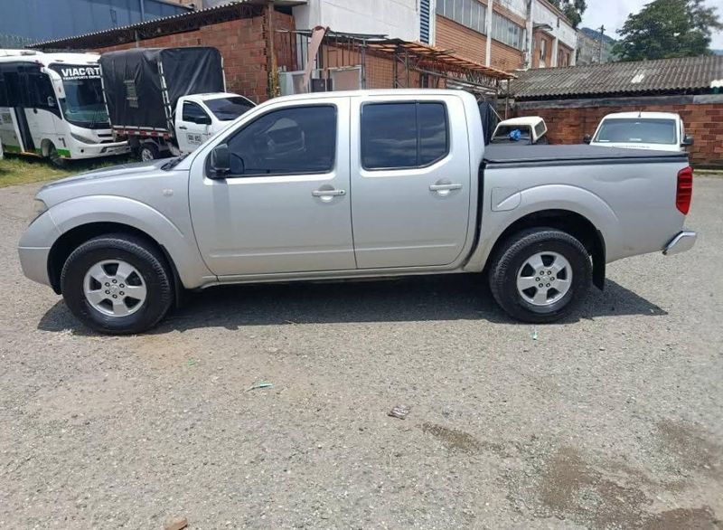 Nissan Navara Se 2009 - imagen secundaria 2