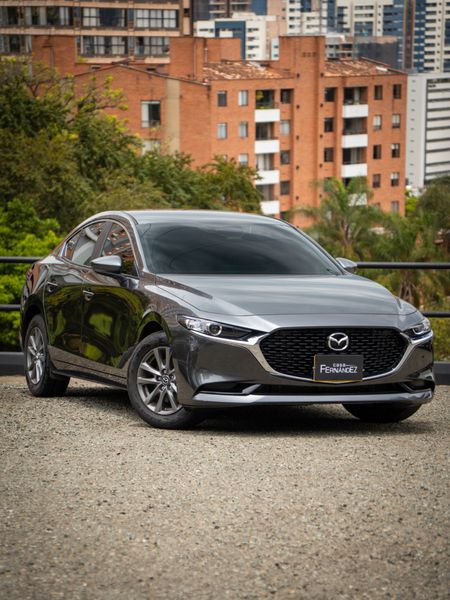 Mazda 3 Touring híbrido 2027 - imagen secundaria 2