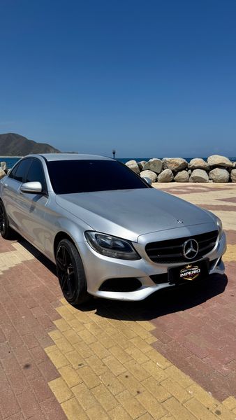 Mercedes Benz c180 - imagen secundaria 1