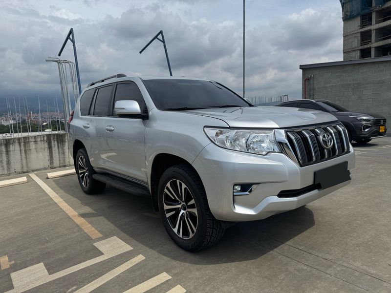 Toyota Prado TXL 2022 - imagen secundaria 2