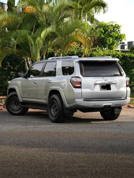 Toyota 4Runner SR5 2023 - imagen secundaria 2
