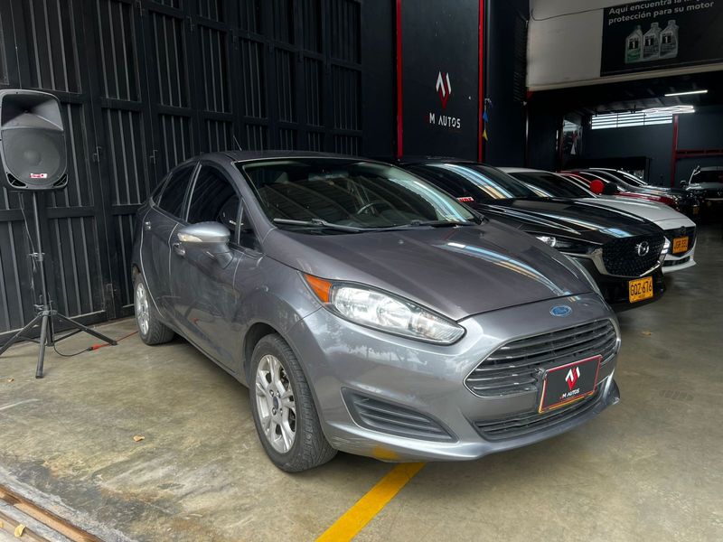 FORD FIESTA SE SEDÁN 2015 - imagen secundaria 1