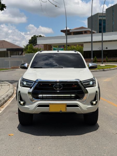 Toyota Hilux SRX 2022 - imagen secundaria 2