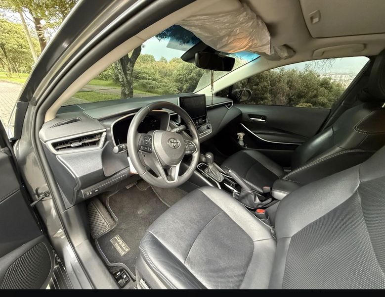 Toyota Corolla Híbrido 2023 Negro Automático - imagen secundaria 2