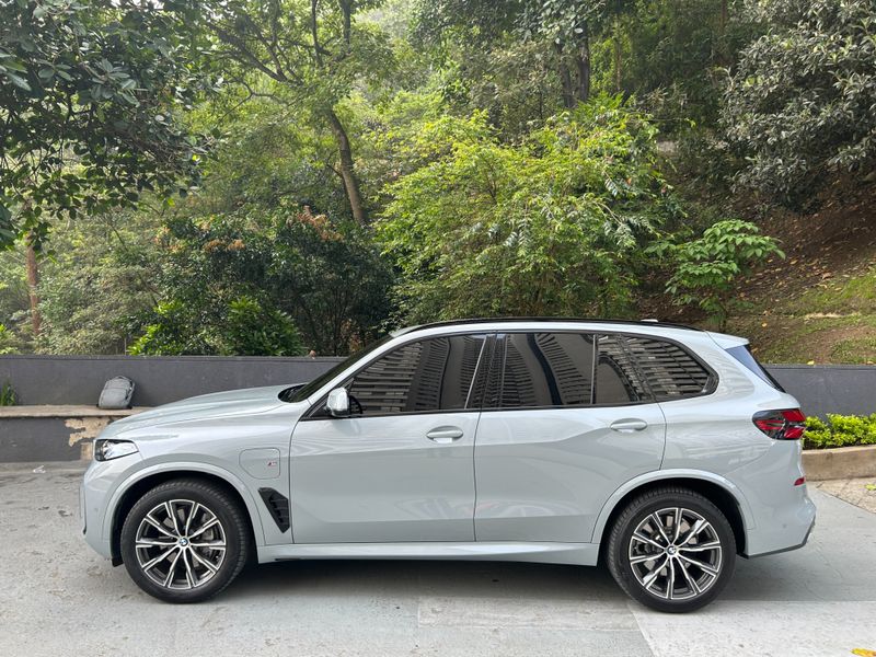 BMW X5 XDRIVE 50E PAQUETE M HIBRIDO ENCHUFABLE 2026 - imagen secundaria 2