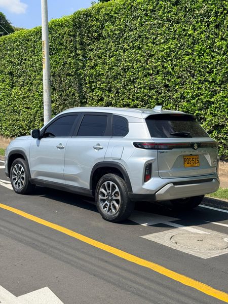 Suzuki Grand Vitara Híbrida modelo 2025 Versión All Grip - imagen secundaria 2