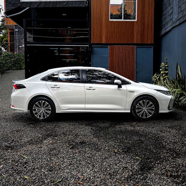 Toyota Corolla SE-G Hybrid 2023 - imagen secundaria 1