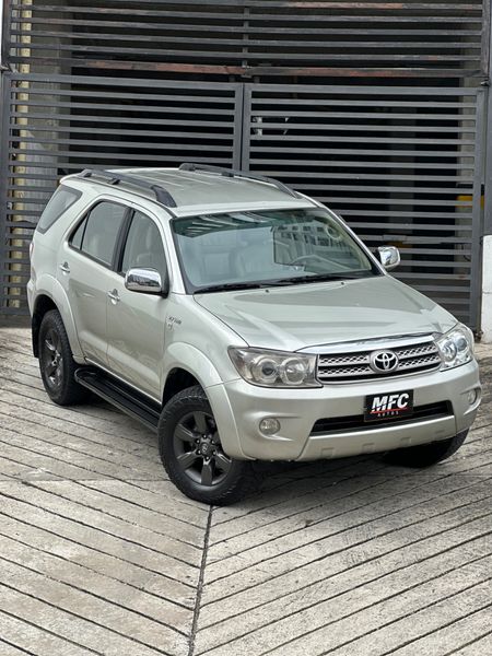 TOYOTA FORTUNER 2.7 4x4 2012 - imagen secundaria 2
