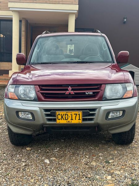 Montero Mitsubishi japonés 2001