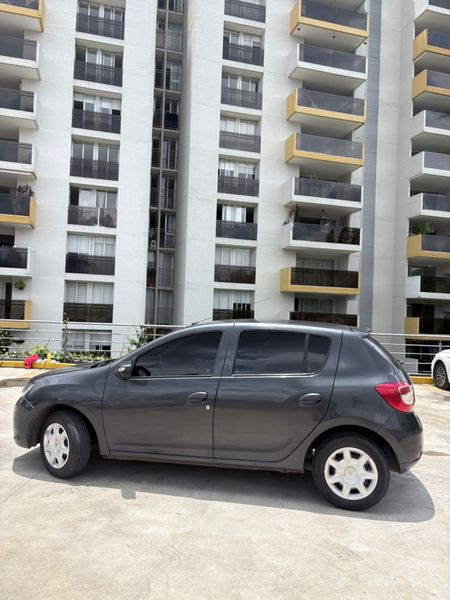 Renault Sandero Modelo 2019 versión Life - imagen secundaria 2