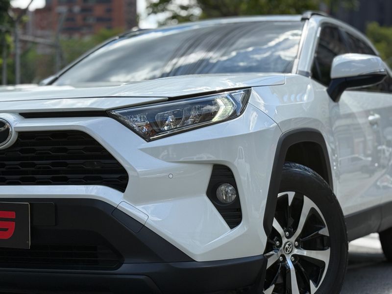 TOYOTA RAV4 XLE 2020 - imagen secundaria 1