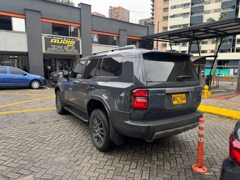 TOYOTA PRADO LC250 DIESEL TXL - imagen secundaria 2