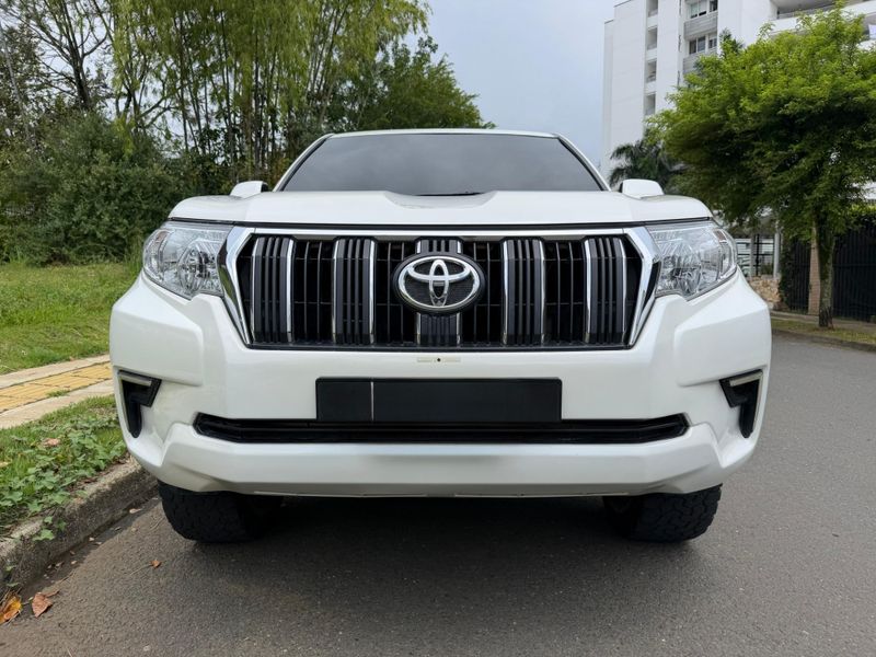 Toyota prado TXL FI 2019 - imagen secundaria 2
