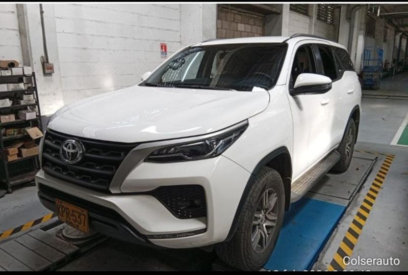 Toyota Fortuner SR 2021
