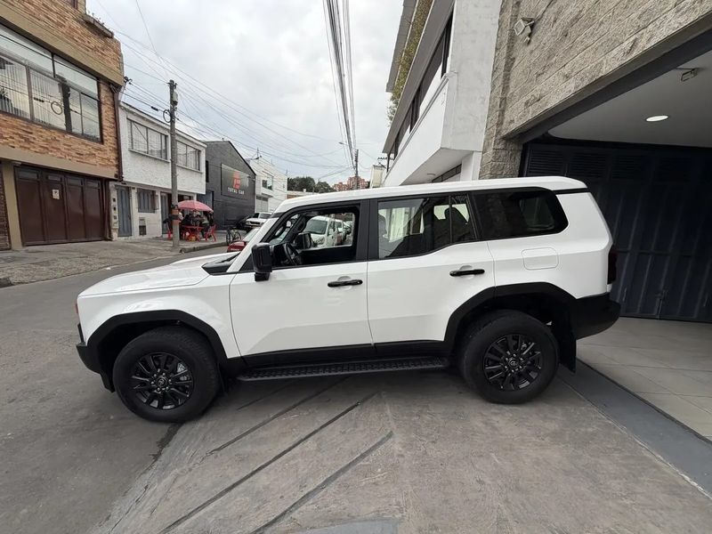 TOYOTA PRADO  TX  2026  AT  2.8  DIÉSEL  4X4 - imagen secundaria 2