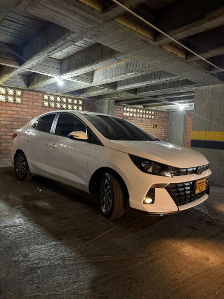 HYUNDAI Accent HB20S SEDÁN 1.6 AT - imagen secundaria 1