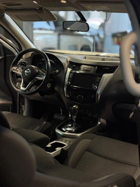 Nissan frontier XE 2022 - imagen secundaria 2
