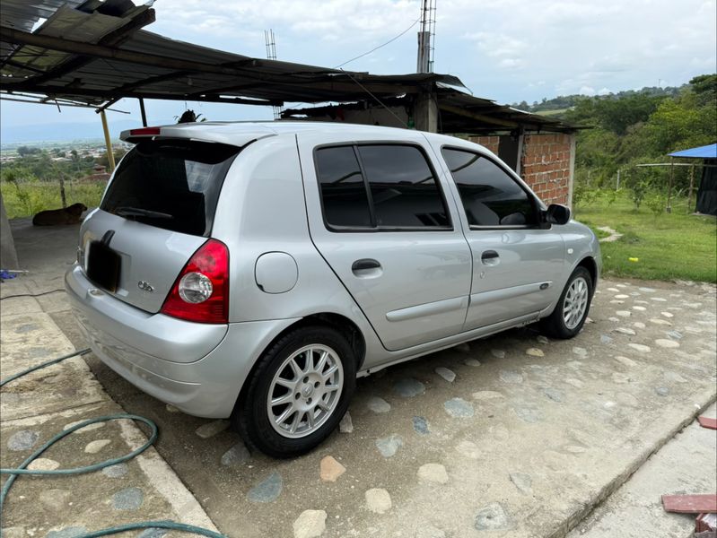 Renault Clio RS - imagen secundaria 1
