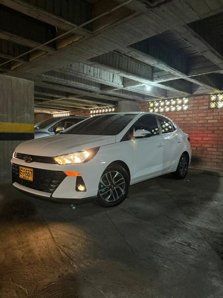 HYUNDAI Accent HB20S SEDÁN 1.6 AT - imagen secundaria 2