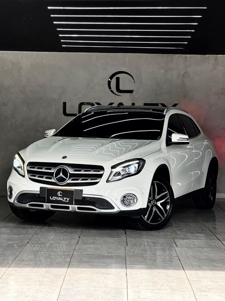Mercedes Benz GLA 200 Urban - imagen secundaria 1